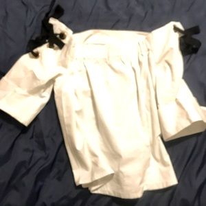 Designer shoulder free shirt